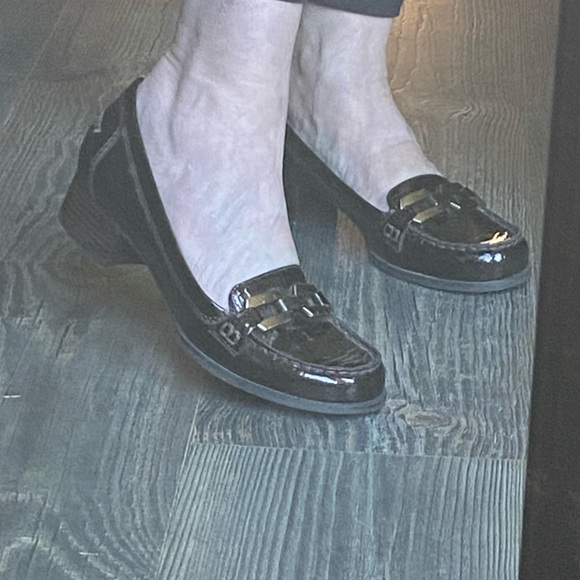 Bandolino Loafers - Picture 5 of 9